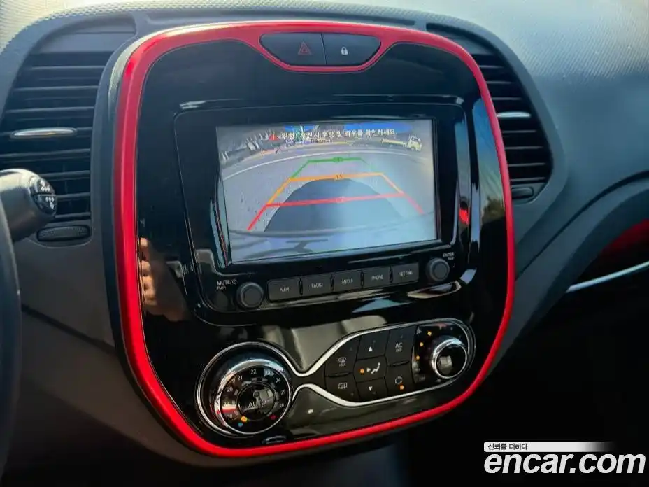 Renault QM3 2015 1.5 Автомат в Москве № 186558, фото 9