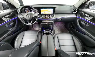 Mercedes-Benz E-Class 2017 2.0 Автомат в Москве № 194863, миниатюра 4