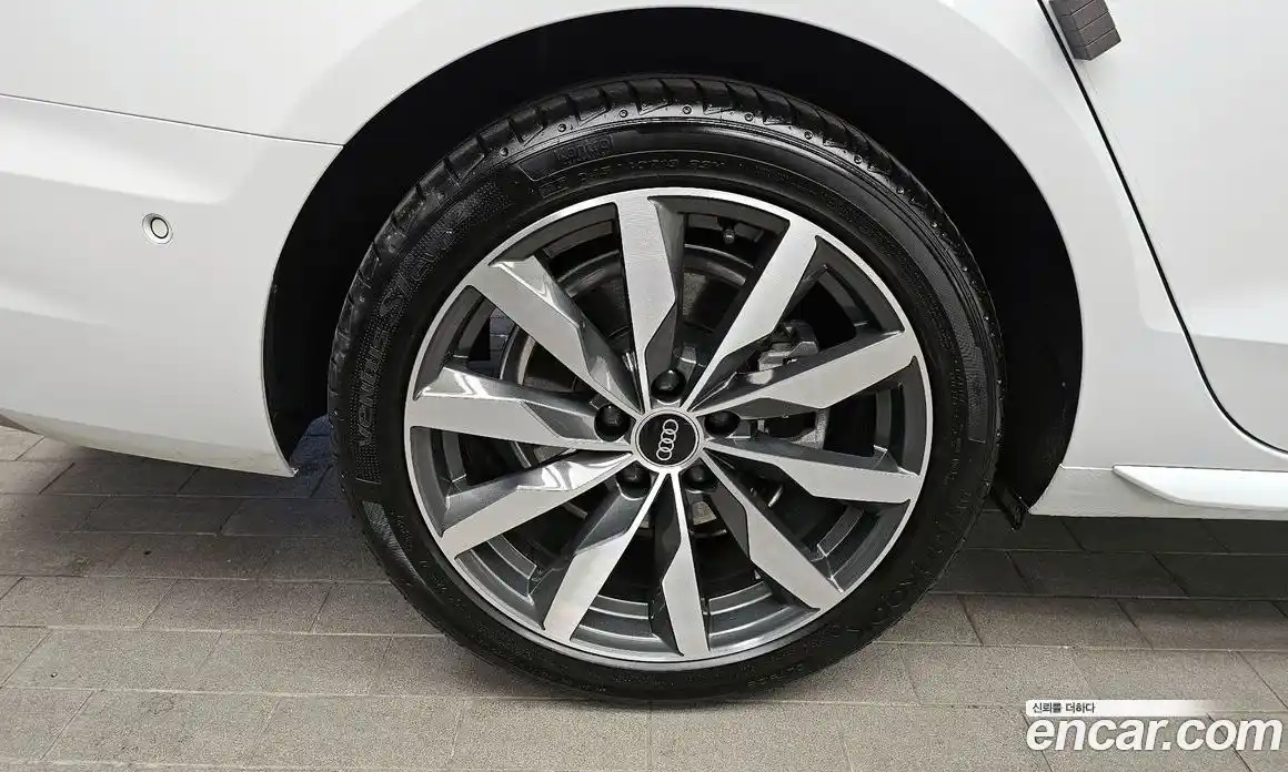 Audi A4 2023 2.0 Автомат в Москве № 196059, фото 4