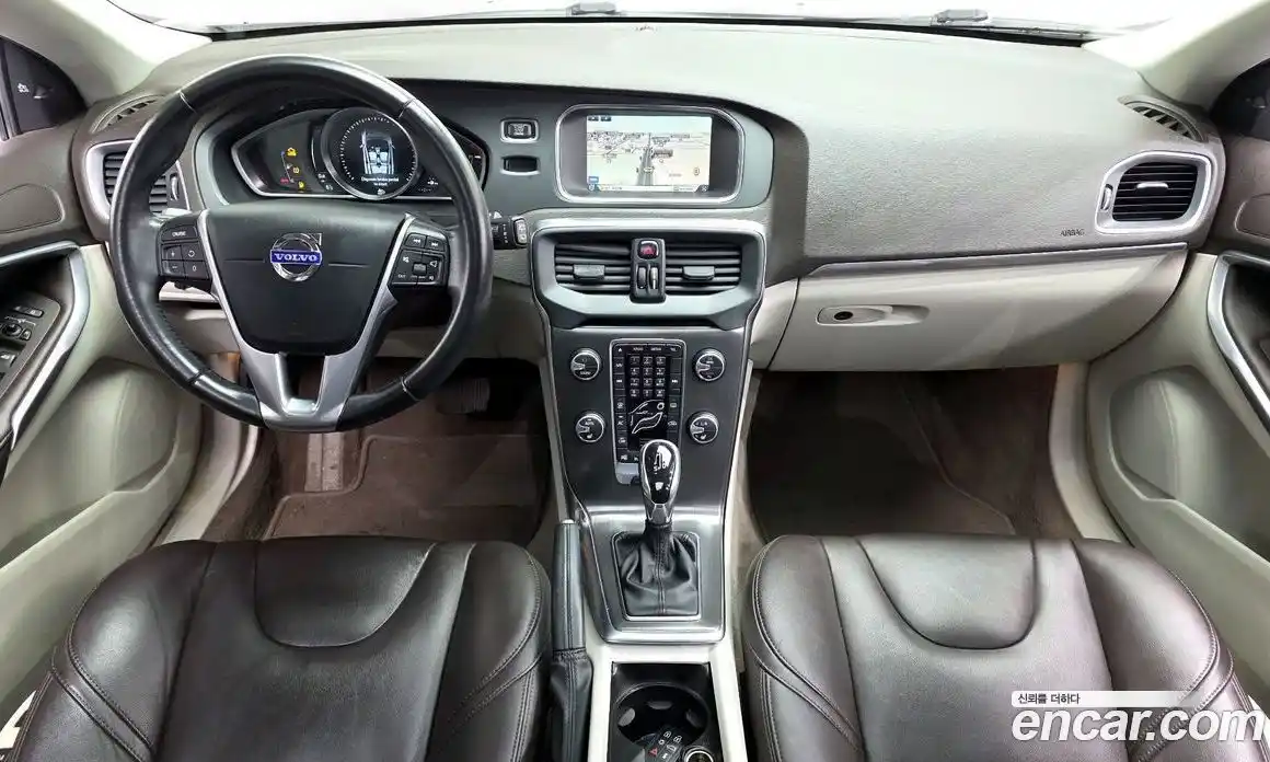 Volvo V40 2015 1.6 Автомат в Москве № 197028, фото 13