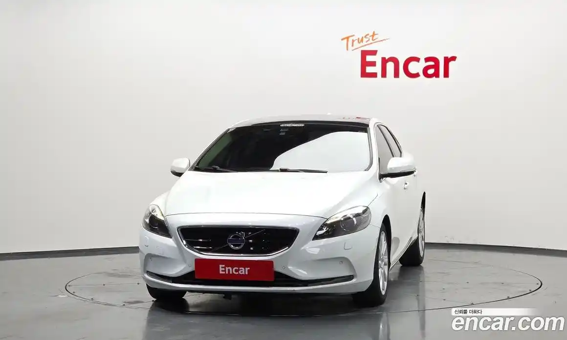 Volvo V40 2015 1.6 Автомат в Москве № 197028, фото 9