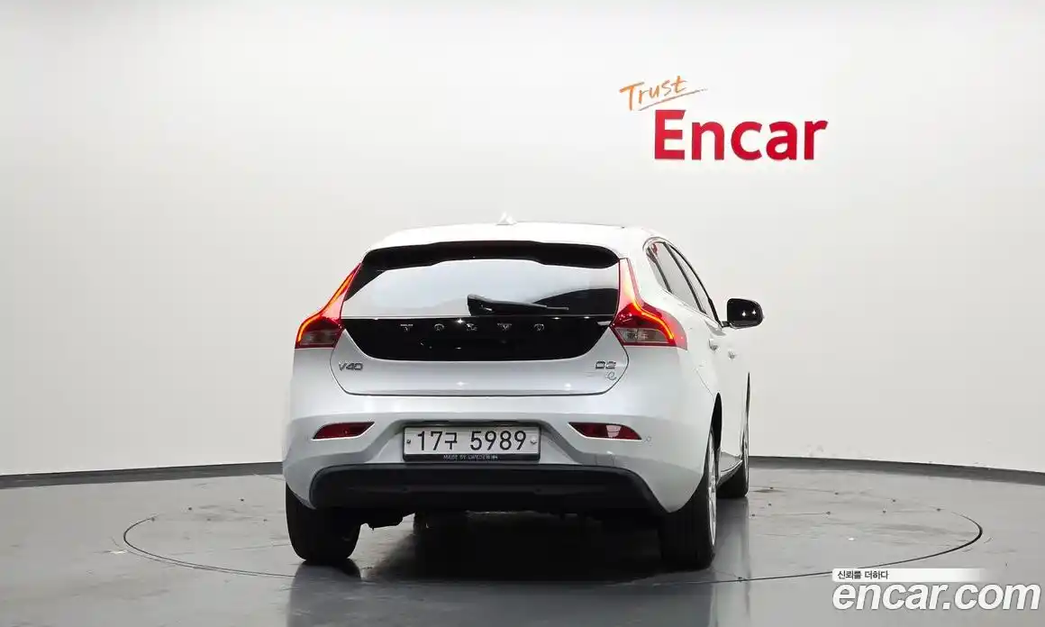 Volvo V40 2015 1.6 Автомат в Москве № 197028, фото 10