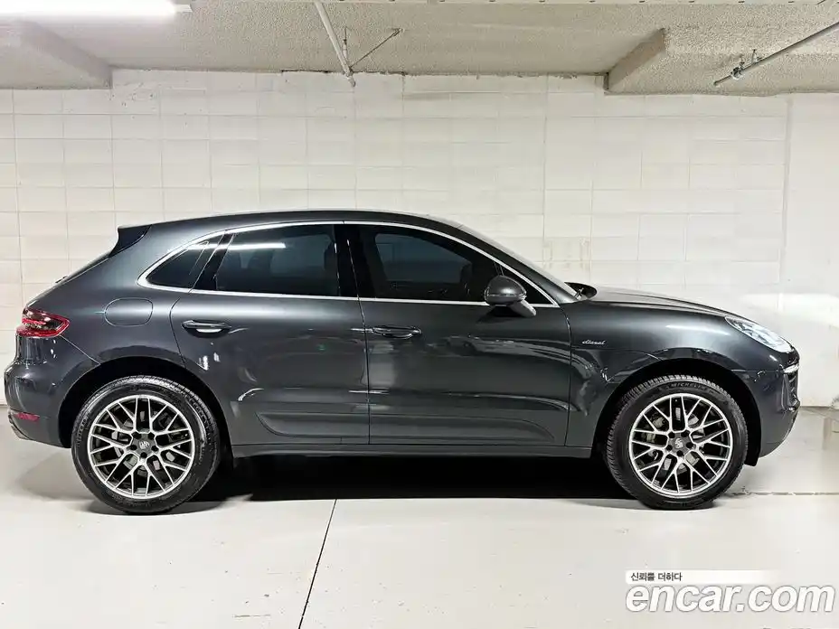 Porsche Macan 2017 3.0 Автомат в Москве № 198018, фото 3