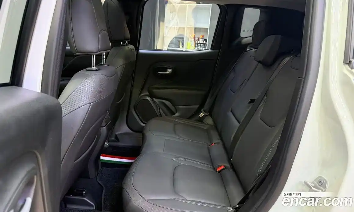 Jeep Renegade 2023 1.3 Автомат в Москве № 199390, фото 12