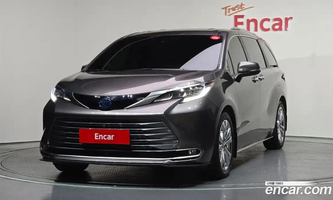 Toyota Sienna 2022 2.5 Автомат в Москве № 199595, фото 7