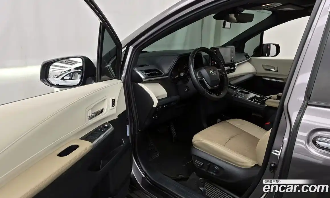 Toyota Sienna 2022 2.5 Автомат в Москве № 199595, фото 8