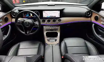 Mercedes-Benz E-Class 2023 2.0 Автомат в Москве № 204138, миниатюра 11
