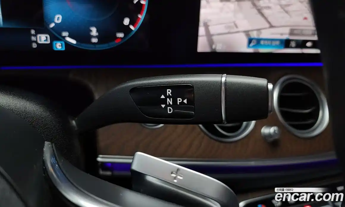 Mercedes-Benz E-Class 2023 2.0 Автомат в Москве № 204138, фото 13