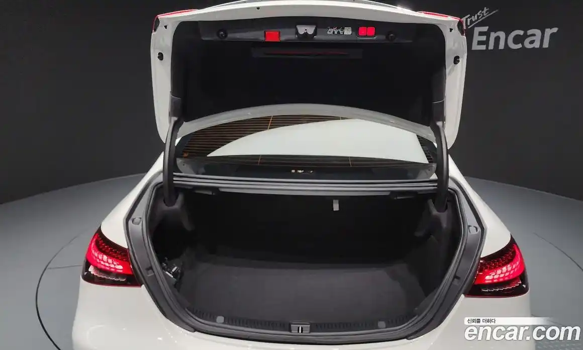 Mercedes-Benz E-Class 2023 2.0 Автомат в Москве № 204138, фото 18