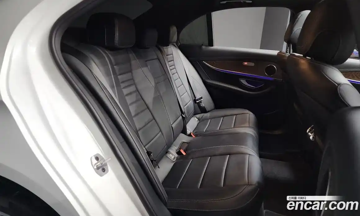 Mercedes-Benz E-Class 2023 2.0 Автомат в Москве № 204138, фото 20