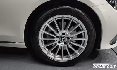 Mercedes-Benz E-Class 2023 2.0 Автомат в Москве № 204138, миниатюра 2