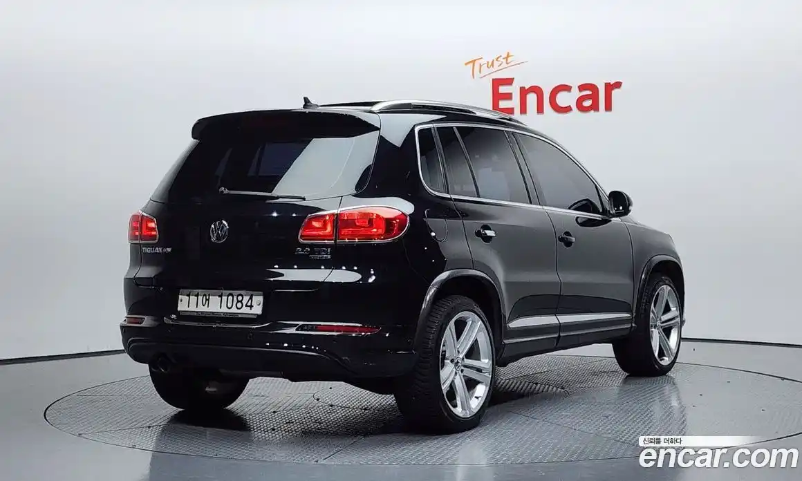 Volkswagen Tiguan 2015 2.0 Автомат в Москве № 204427, фото 4