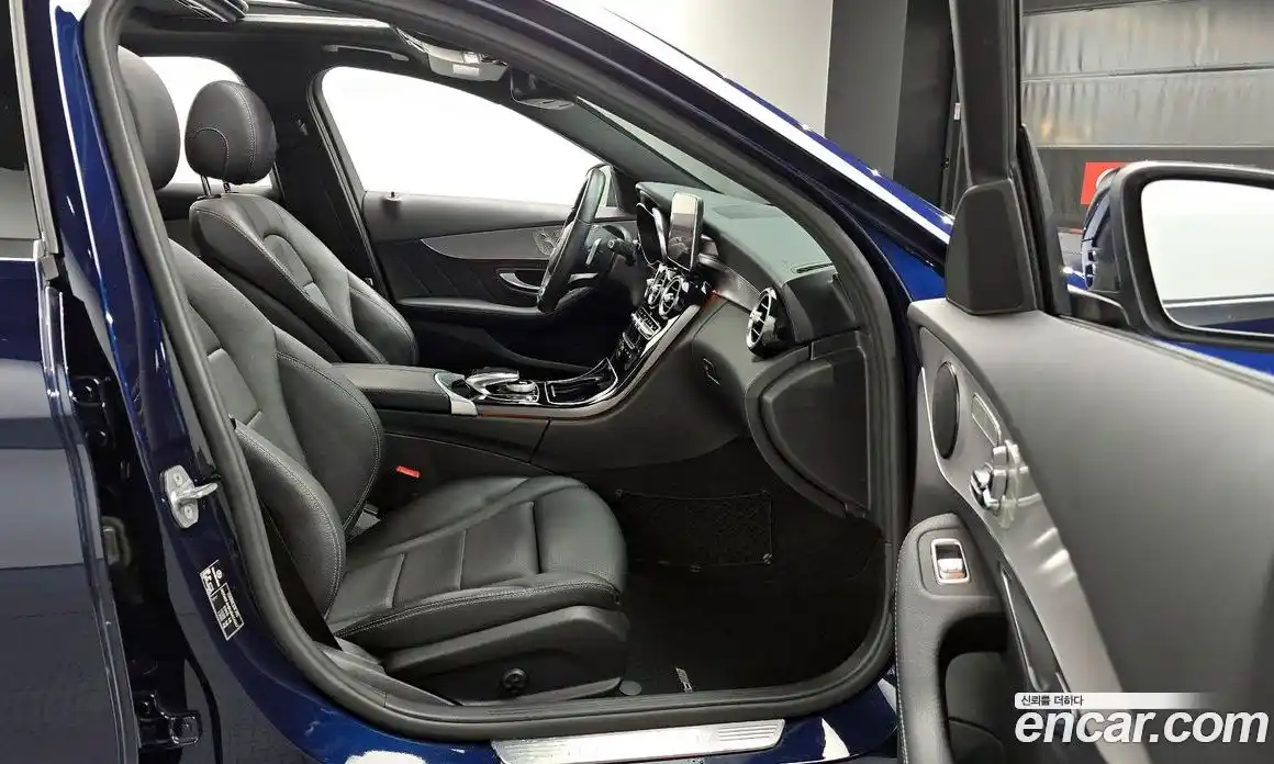 Mercedes-Benz C-Class 2018 2.0 Автомат в Москве № 206864, фото 2