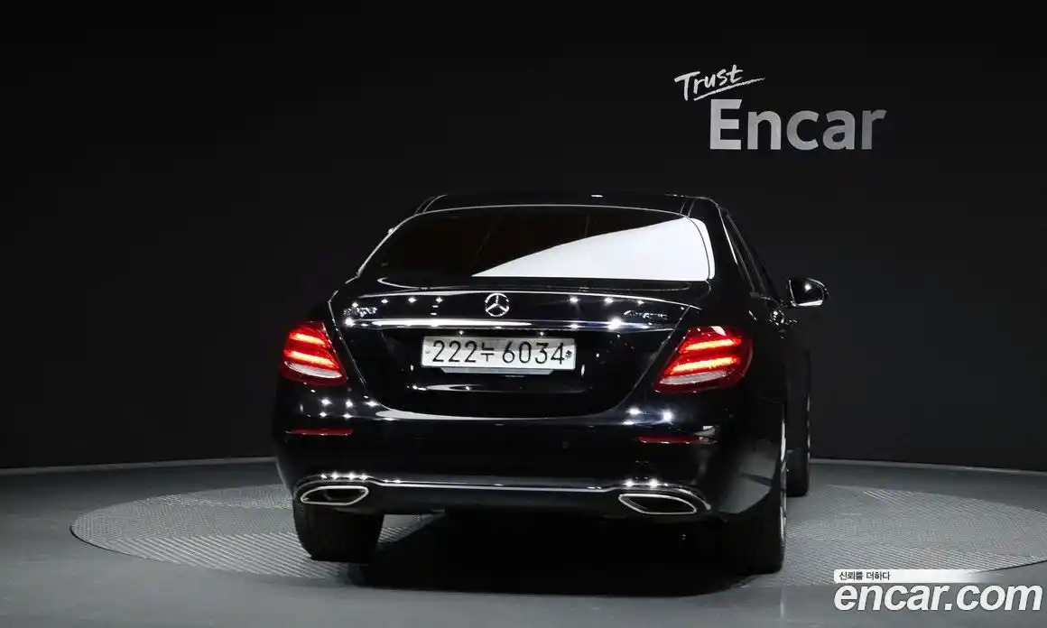 Mercedes-Benz E-Class 2018 2.0 Автомат в Москве № 212151, фото 14