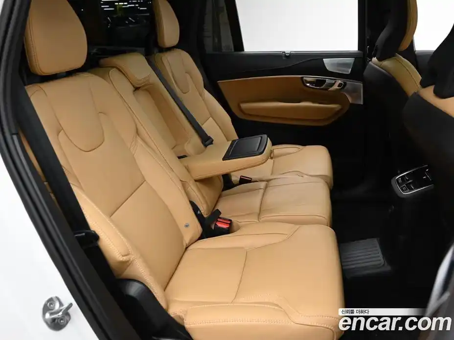 Volvo XC90 2024 2.0 Автомат в Москве № 212781, фото 12