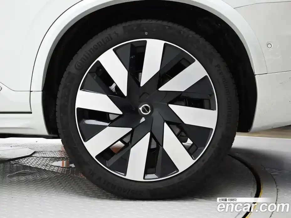 Volvo XC90 2024 2.0 Автомат в Москве № 212781, фото 5