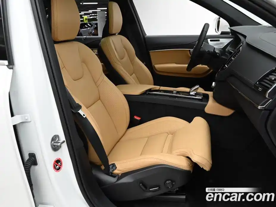 Volvo XC90 2024 2.0 Автомат в Москве № 212781, фото 10