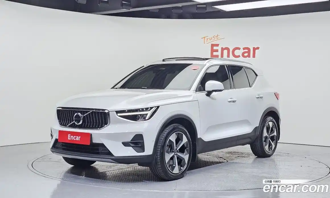 Volvo XC40 2023 2.0 Автомат в Москве № 212837, фото 17