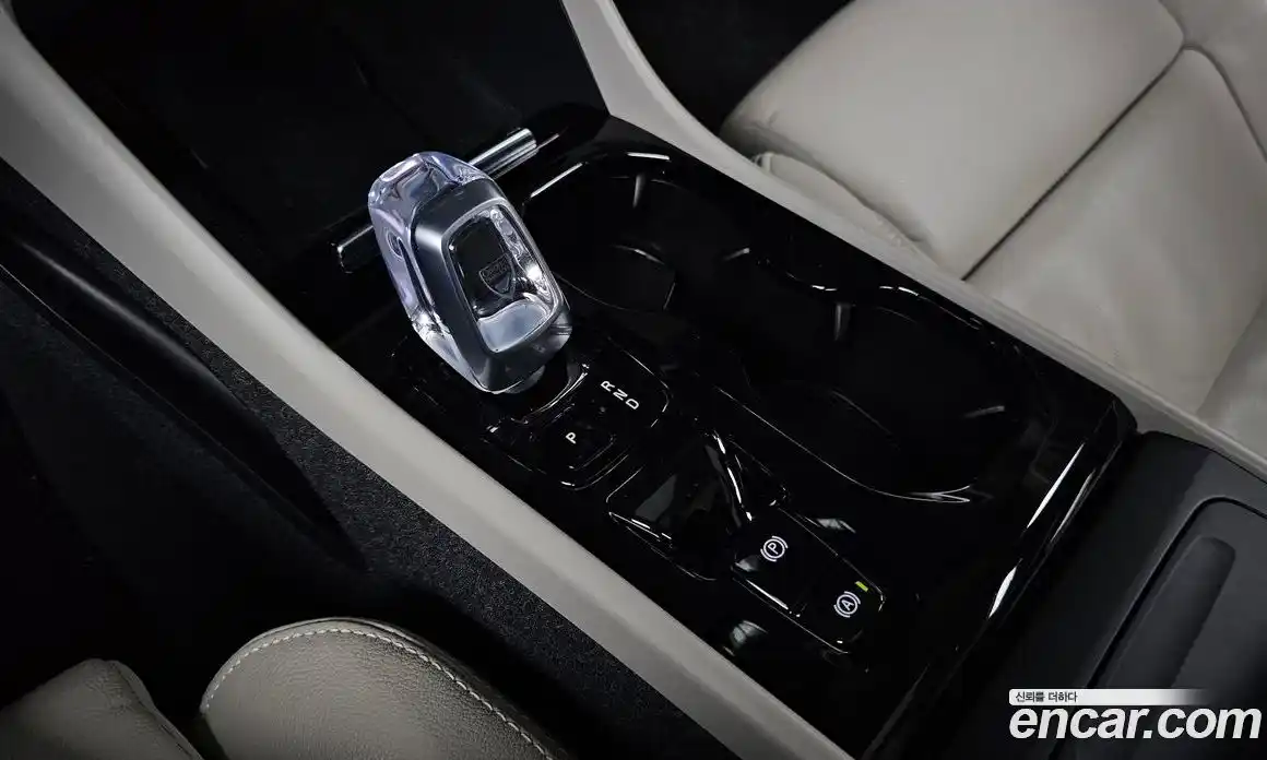 Volvo XC40 2023 2.0 Автомат в Москве № 212837, фото 6