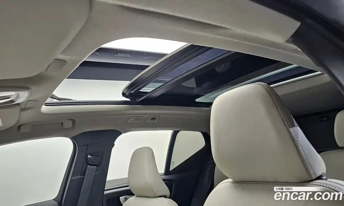 Volvo XC40 2023 2.0 Автомат в Москве № 212837, фото 8