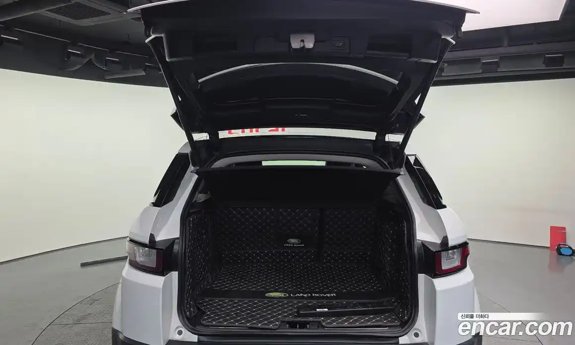 Land Rover Range-Rover Evoque 2018 2.0 Автомат в Москве № 213444, фото 14