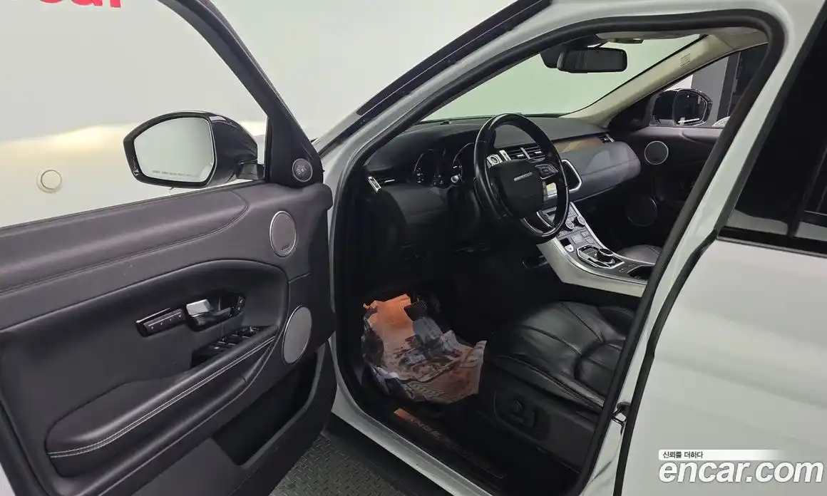 Land Rover Range-Rover Evoque 2018 2.0 Автомат в Москве № 213444, фото 16