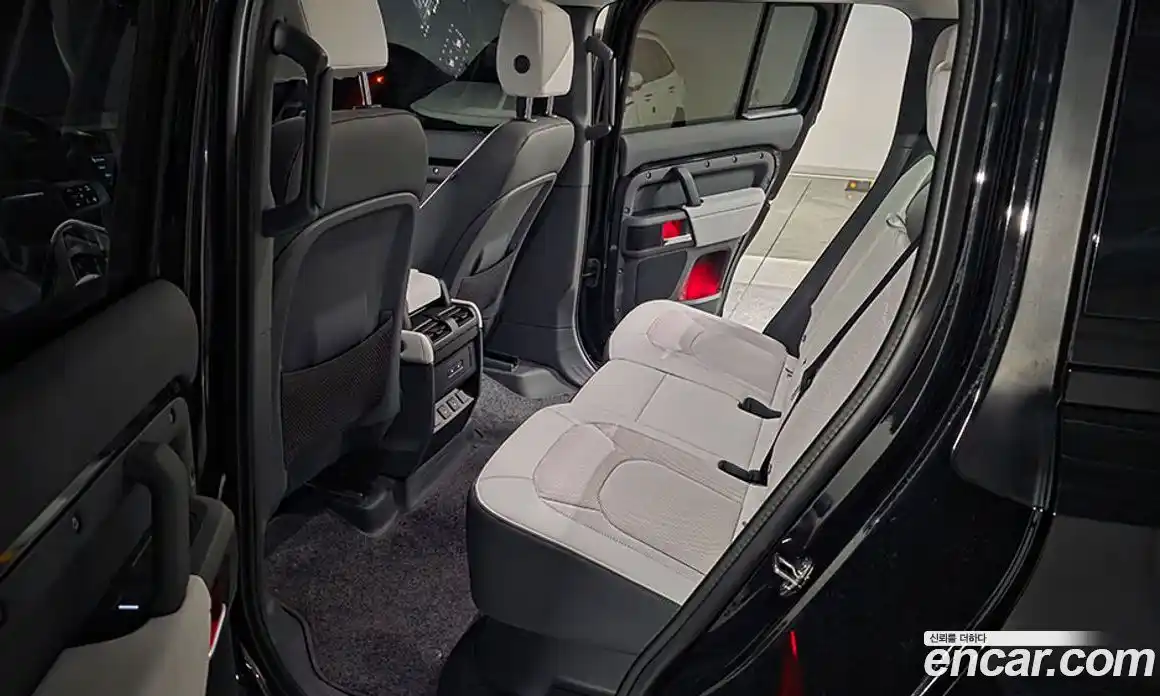 Land Rover Defender 2025 3.0 Автомат в Москве № 213892, фото 7