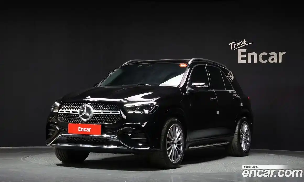 Mercedes-Benz GLE-Class 2025 3.0 Автомат в Москве № 216001, фото 1