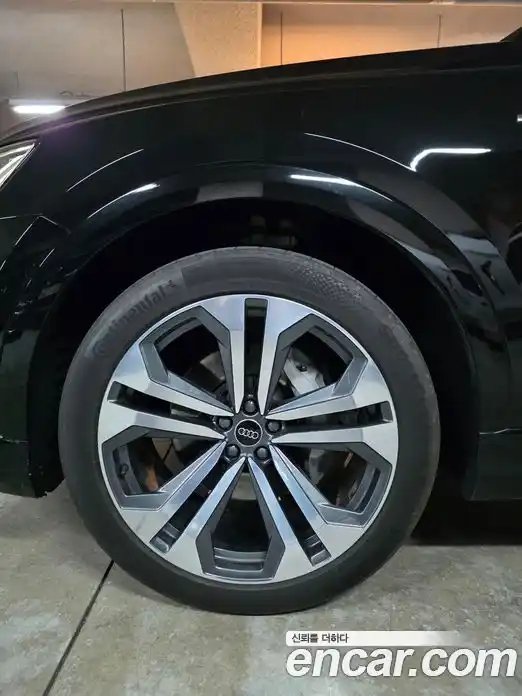 Audi Q8 2023 3.0 Автомат в Москве № 218633, фото 5