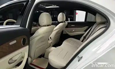 Mercedes-Benz E-Class 2023 2.0 Автомат в Москве № 219635, миниатюра 11