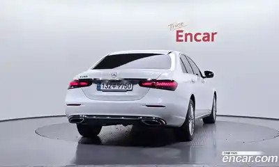 Mercedes-Benz E-Class 2023 2.0 Автомат в Москве № 219635, миниатюра 2