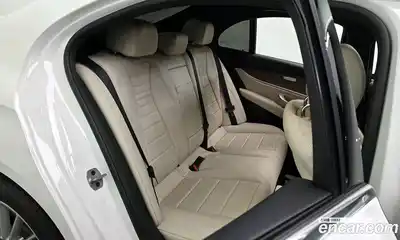 Mercedes-Benz E-Class 2023 2.0 Автомат в Москве № 219635, миниатюра 3