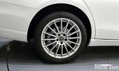 Mercedes-Benz E-Class 2023 2.0 Автомат в Москве № 219635, миниатюра 10