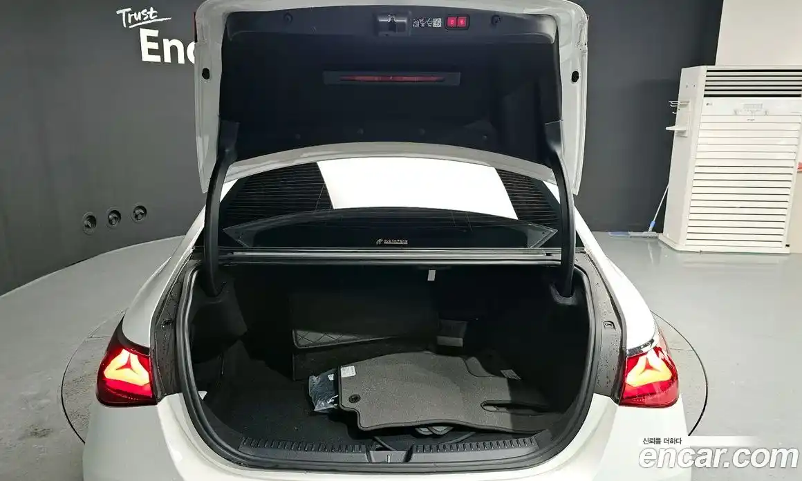 Mercedes-Benz E-Class 2025 2.0 Автомат в Москве № 220549, фото 15