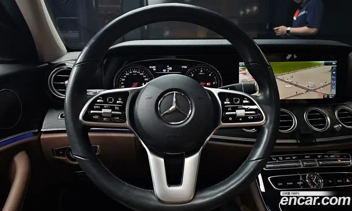 Mercedes-Benz E-Class 2019 1.9 Автомат в Москве № 224529, фото 17