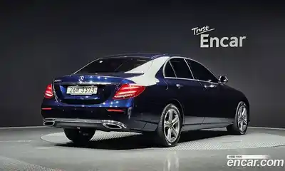 Mercedes-Benz E-Class 2019 1.9 Автомат в Москве № 224529, миниатюра 2