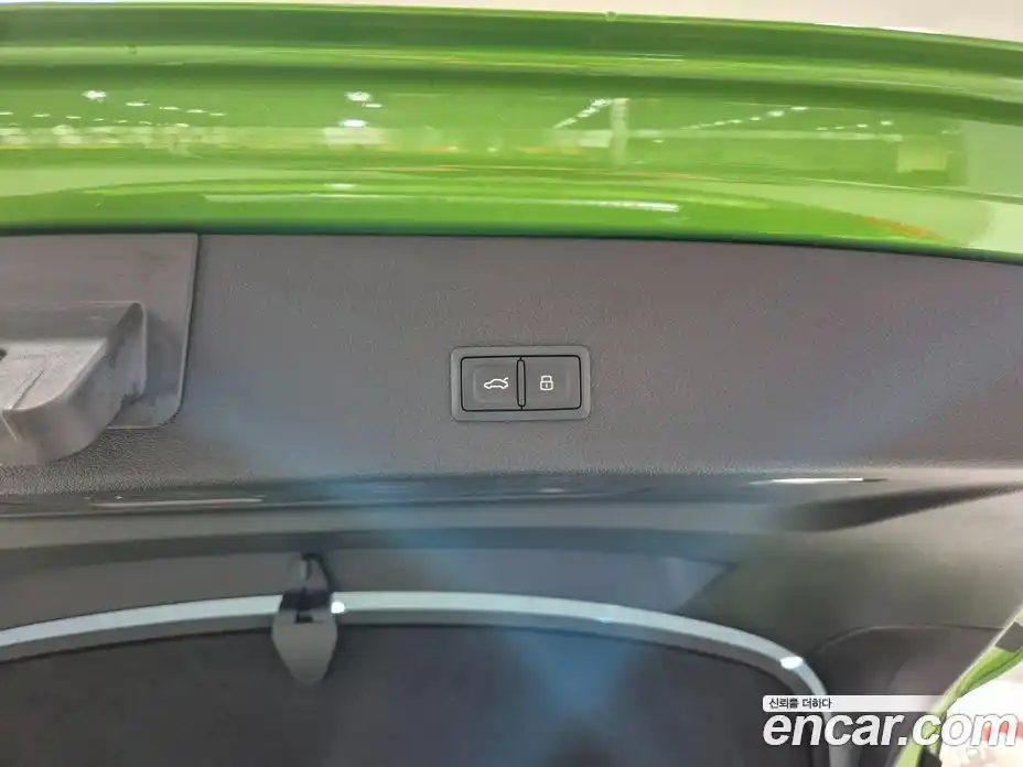 Audi Q8 e-tron 2024 0.3 Автомат в Москве № 230287, фото 17