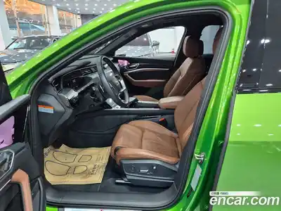 Audi Q8 e-tron 2024 0.3 Автомат в Москве № 230287, миниатюра 5