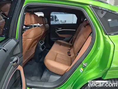 Audi Q8 e-tron 2024 0.3 Автомат в Москве № 230287, миниатюра 6