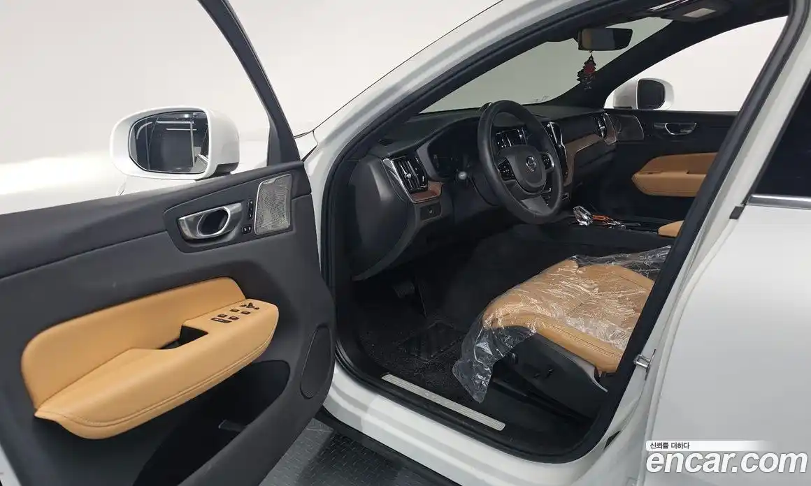 Volvo XC60 2024 2.0 Автомат в Москве № 230393, фото 12