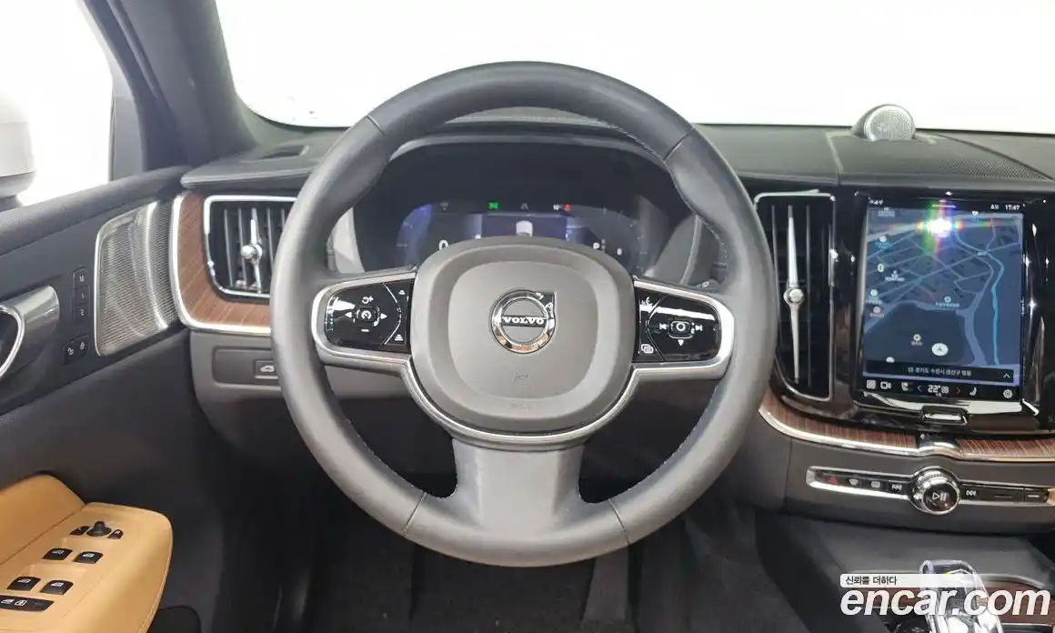 Volvo XC60 2024 2.0 Автомат в Москве № 230393, фото 16