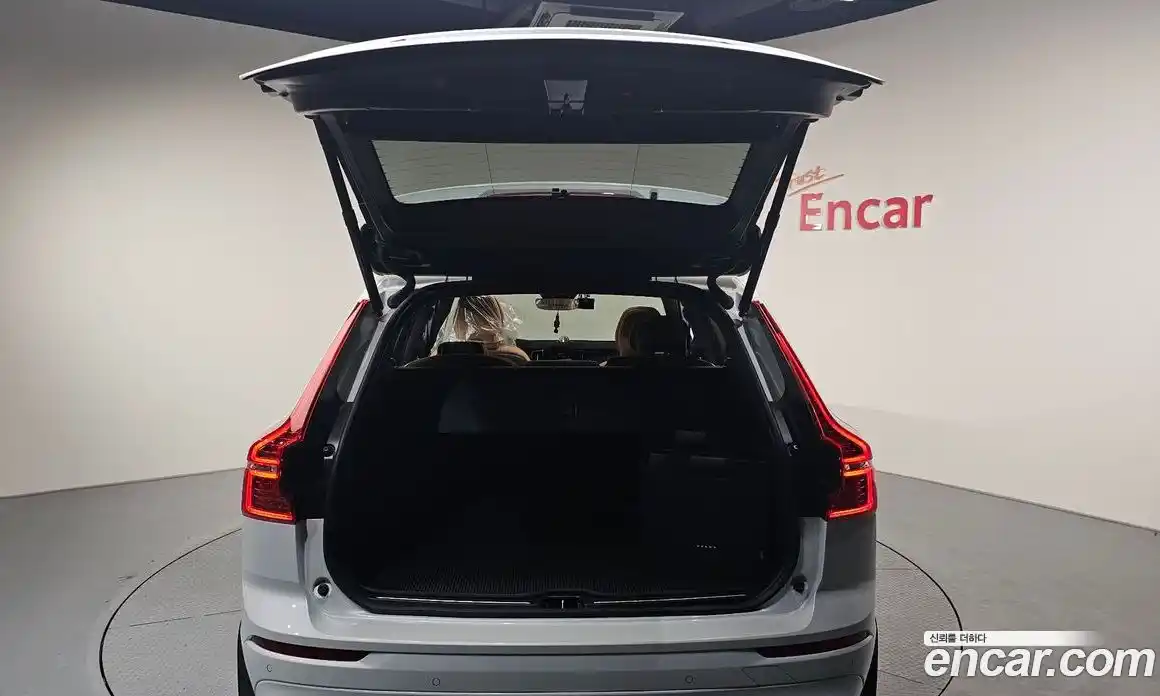 Volvo XC60 2024 2.0 Автомат в Москве № 230393, фото 19