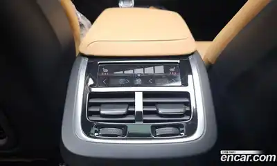 Volvo XC60 2024 2.0 Автомат в Москве № 230393, миниатюра 3