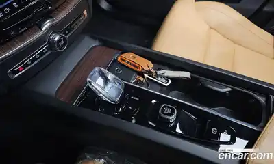 Volvo XC60 2024 2.0 Автомат в Москве № 230393, миниатюра 10