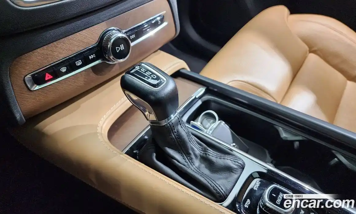 Volvo XC90 2017 2.0 Автомат в Москве № 230635, фото 16