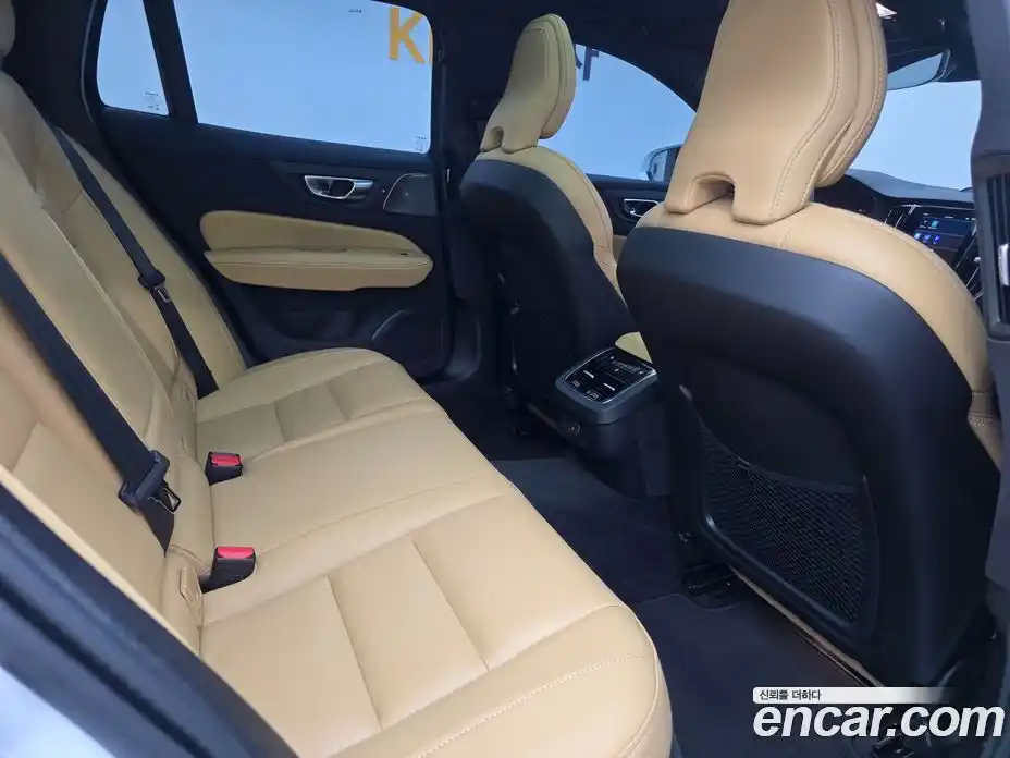 Volvo V60 2025 2.0 Автомат в Москве № 230766, фото 11