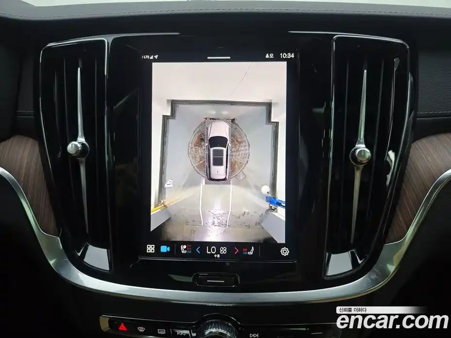 Volvo V60 2025 2.0 Автомат в Москве № 230766, фото 14