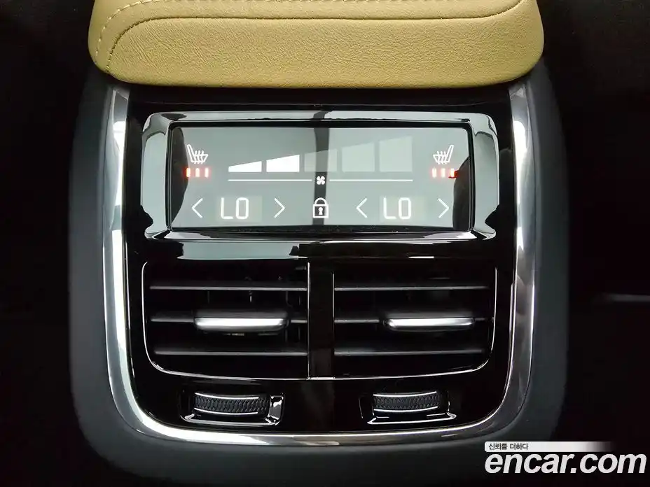 Volvo V60 2025 2.0 Автомат в Москве № 230766, фото 16