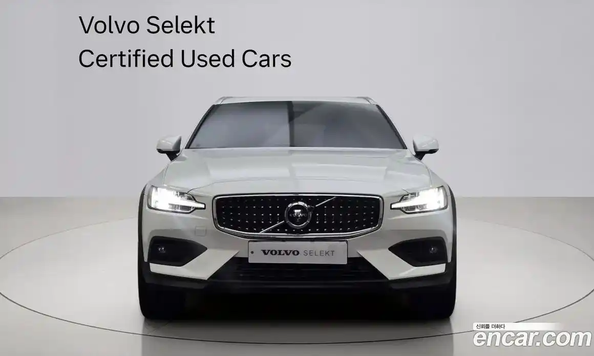 Volvo V60 2025 2.0 Автомат в Москве № 230766, фото 3