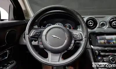 Jaguar XJ 2017 2.0 Автомат в Москве № 240012, миниатюра 11